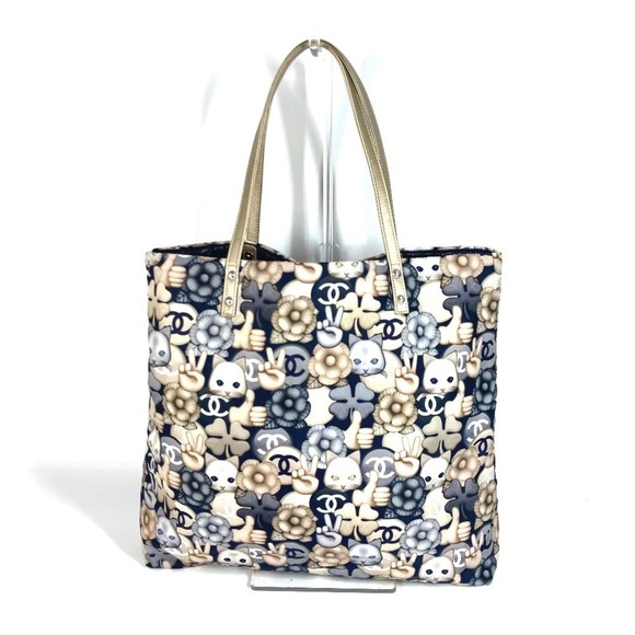 CHANEL Blue Leather Shoulder Bag - Picture 3 of 14